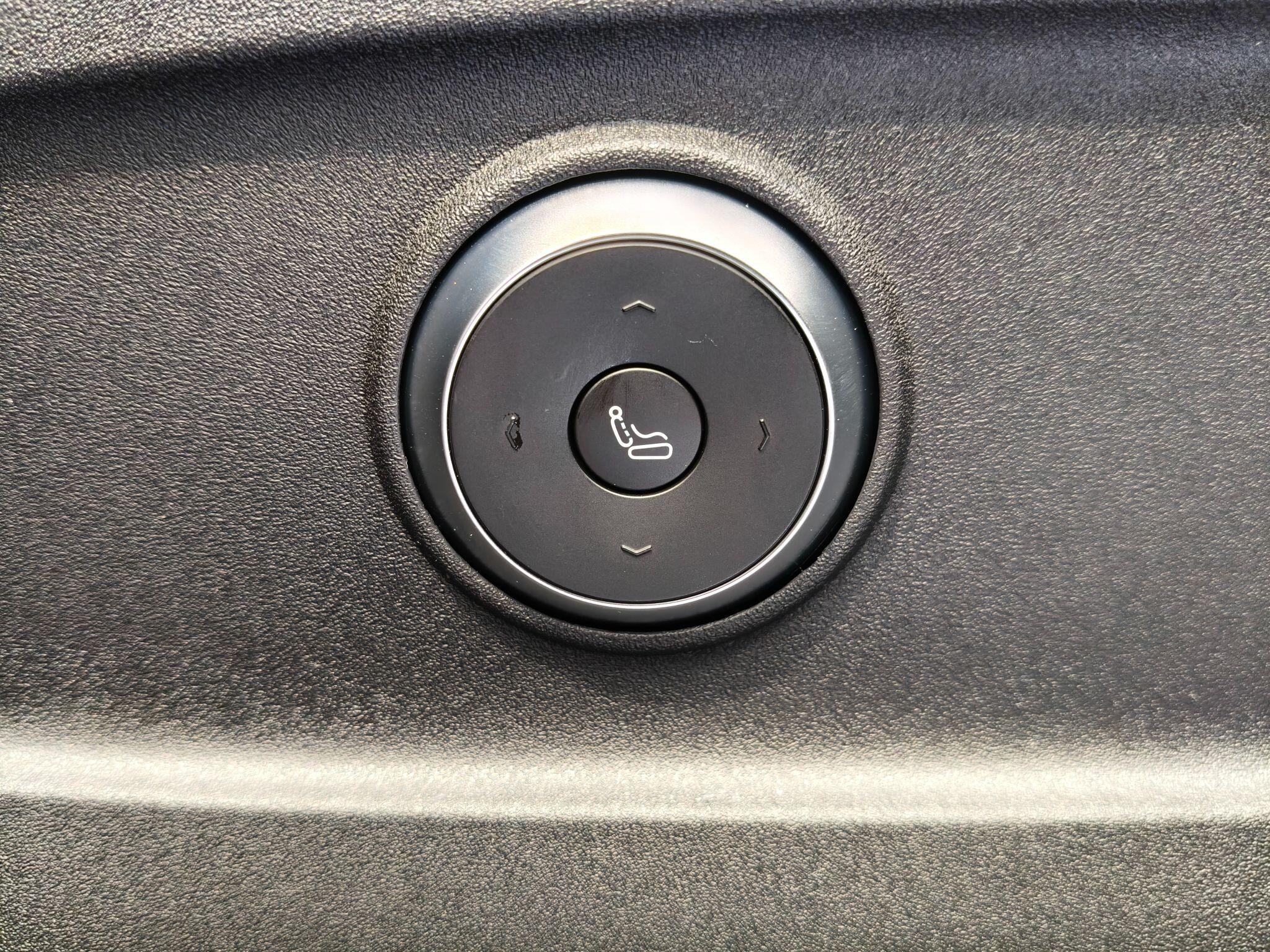 Large vehicle image
